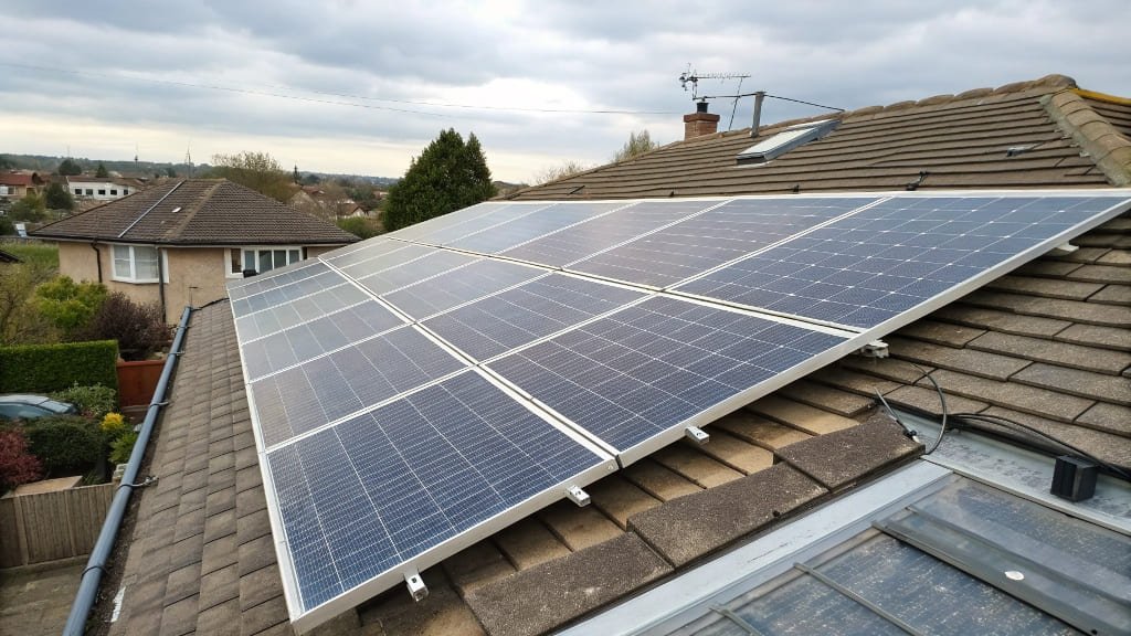 solar panel with anti-reflective coating